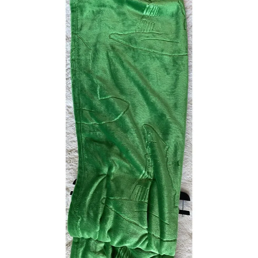 WICKED Elphaba Hats On It Embossed Emerald Green Soft Throw Blanket 50 X 70” NEW